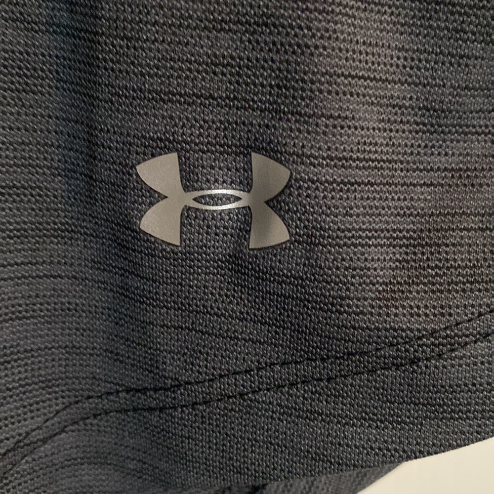 Under Armour women’s loose fit heat gear athletic tank top - Picture 4 of 4